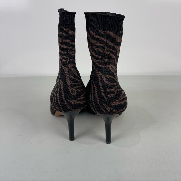 Vince Camuto Achie Knit Sock Booties Point Toe Brown Tiger Print Women's Sz 6.5 - Picture 3 of 7